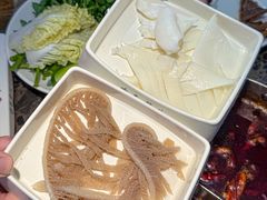 -来龍儿鲜切牛肉自助老火锅