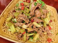 爆炒小黄牛-苗湘食府(十年店)