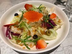 金枪鱼洋芋爆爆珠沙拉-西堤牛排(南京龙江店)