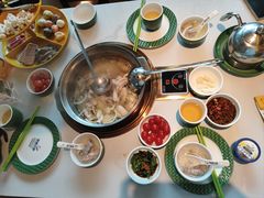 -润园四季椰子鸡火锅(卓越INTOWN店)