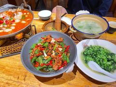 -老滇山寨•云南特色菜•地方菜•民族风情歌舞表演(金碧店)