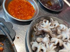 烫小章鱼蘸酱-金韩雅·烤肉·烤活鳗鱼(万达店)