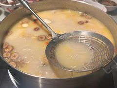 -尚尚仙·酸汤猪手·猪肚鸡火锅(华联万柳购物中心店)