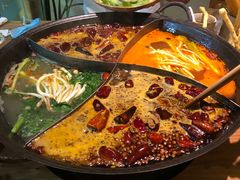 -白乐天毛肚火锅馆(解放碑店)