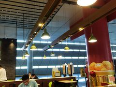 大堂-麦当劳(郑州东高铁站店)