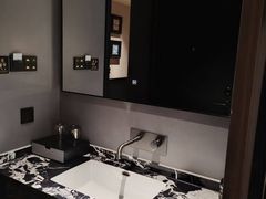 -万泊酒店(长沙五一广场国金中心店)