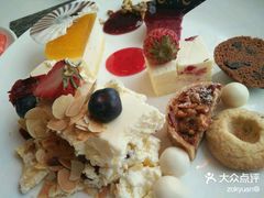 -飨食汇全日制餐厅·昆山皇冠假日酒店(九方店)