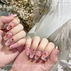 -花岐款式专研健康美甲沙龙
