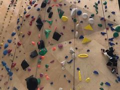 -ROCKPLUS攀岩馆(环宇城店)