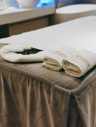 -香港倾城国际·美容美体中心