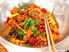 -愉肴麻辣香锅(中北镇店)