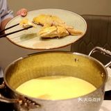 金黄富贵虾金黄花胶鸡汤，厦门这家广州菜，环境菜品上佳适合宴请