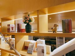 -新华书店(顺峰山公园店)