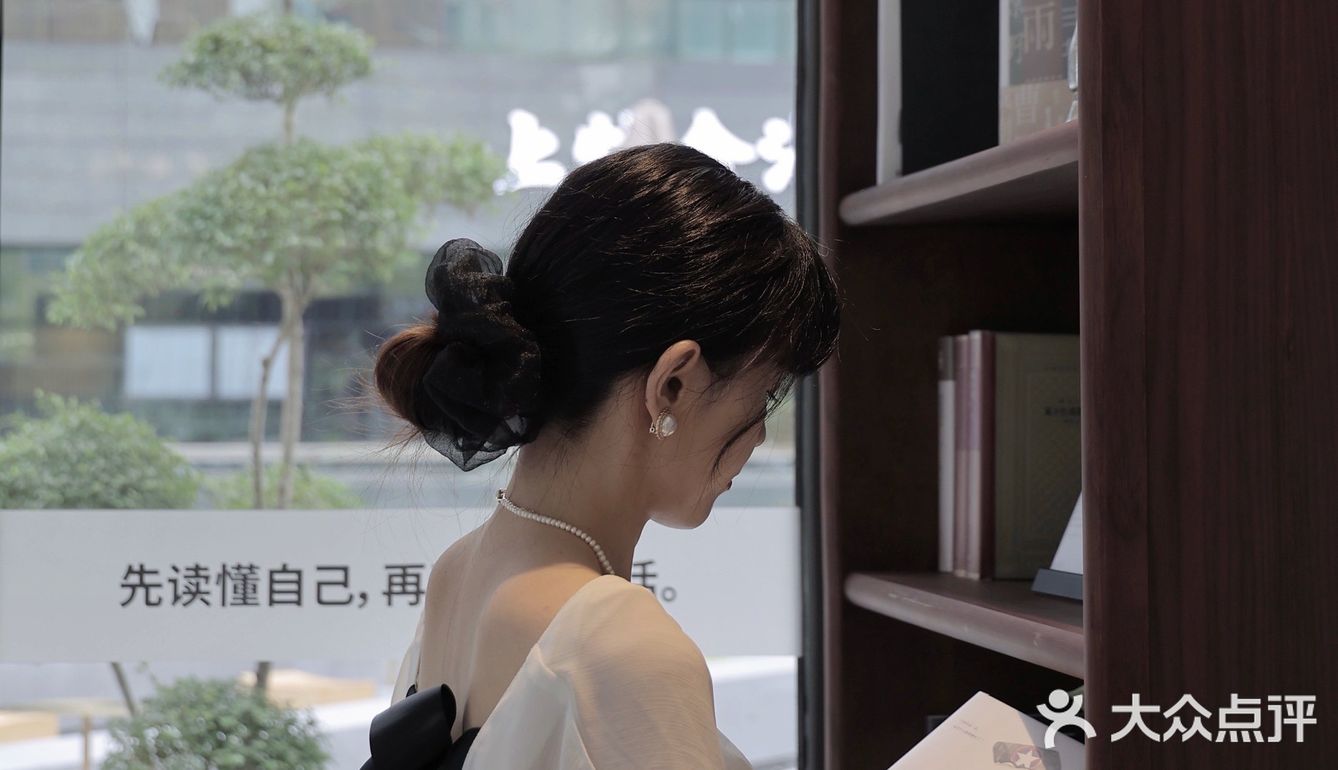 成都|云中漫步☁ 玻璃盒子朵云书院超出片