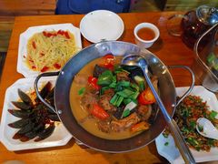 -临江餐馆二楼美食部落
