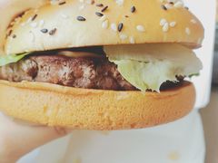 安格斯厚牛堡-麦当劳(军博店)