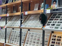 -诺柯视眼镜-蔡司依视路官方工厂店(淞南一店)