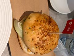 -必胜客(尹山湖歌林公园店)