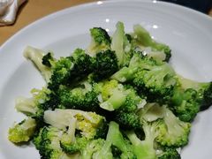 -关东小磨东北菜(上海长风大悦城店)
