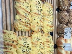 -焙丽拾光(麦凯乐直营店)