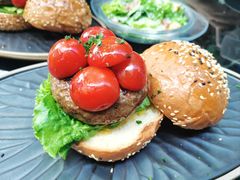 芝心牛肉汉堡-Let'sBURGERplus·非常创意汉堡(三里屯店)