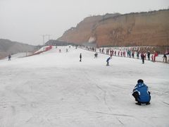 -采薇庄园四季滑雪场