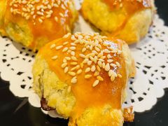 蜜汁叉烧酥-皇朝会.经典传统粤菜(外滩店)
