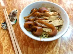 -松树干拌面店