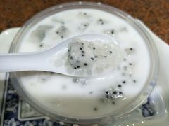 椰汁西米加鲜火龙果-百花传统甜品店(原址店)