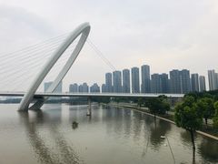 -南京眼步行桥