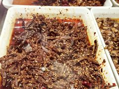 麻辣牛肉干-鑫记婆婆兔·成都特产·兔头手撕兔(太古里店)