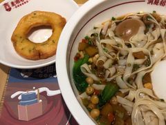 -呷佬·长沙手工米粉(金沙江路店)