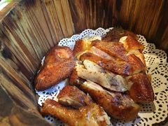 -胡桃里音乐餐厅(陶溪川店)(川湘赣菜·世界百大酒庄直供红酒·音乐表演)