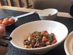 -鱼鲜饭香·招牌汽锅剁椒鱼头王