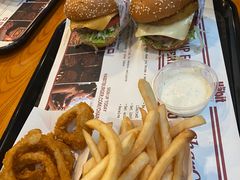 -The Habit Burger Grill 哈比特汉堡(复兴soho店)