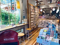零售区-猫的天空之城概念书店(束河店)