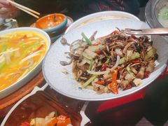 -川流不息·地道川菜·小龙虾(松东路店)