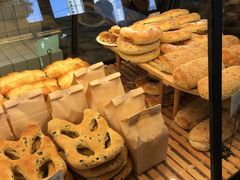 -Dough&Joe团憩(瑞虹天地月亮湾店)