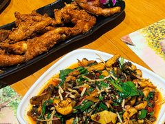 -月亮眼花园餐厅书吧酒吧
