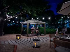 -三亚艾迪逊酒店·海滩烧烤 BARBACOA·现场乐队·浪漫晚餐·烧烤海鲜