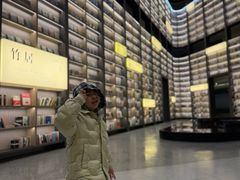 -上海虹桥中心爱琴海亚朵S酒店