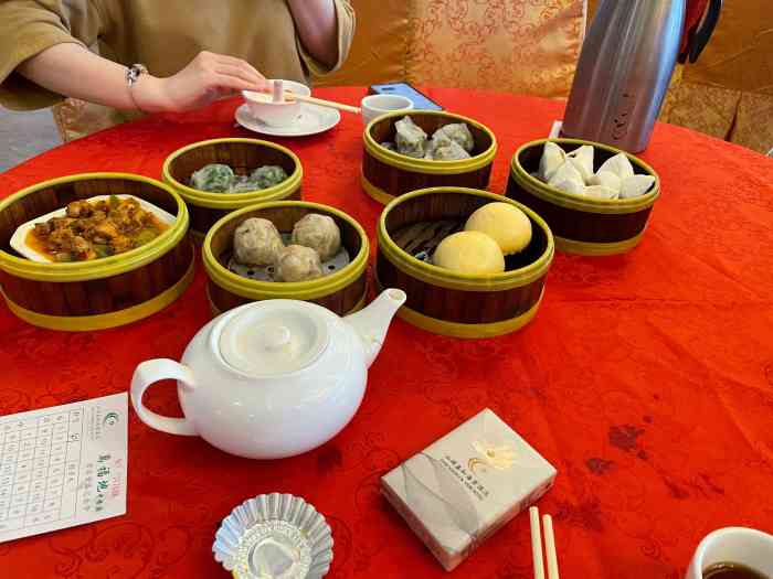 嘉和海景万福地-"跟爸妈差不多有4个多月没一起吃个早茶了,.