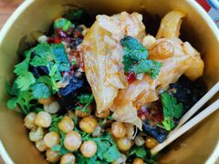 -八一路好吃街(雨田商务大厦店)