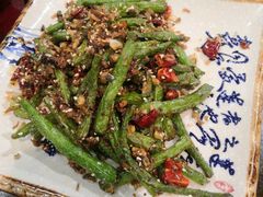 -黄桷树曹家私房菜(江与城店)