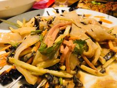 东北拉皮-森龍邑·烧烤·海鲜·炒菜(闽江路店)