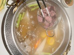 -左庭右院鲜牛肉火锅(金山万达店)