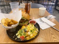 经典手打牛肉堡-龙治汉堡(中华城店)
