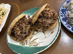 五香烧饼夹牛肉-牛街老爆肚满(牡丹园店)