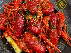 -肥肥虾庄·金牌油焖大虾(汉街SKP店)