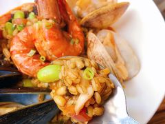 特色海鲜汤烩麦饭-Common Table · Brunch & Coffee